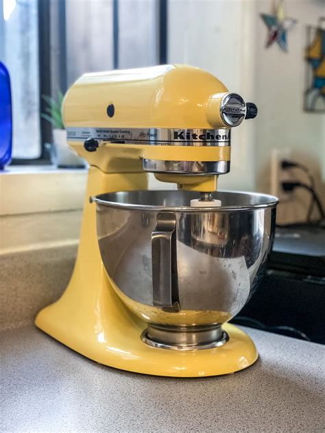 Scored this butter yellow KitchenAid stand mixer on the last day of an ...