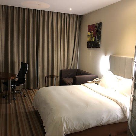 HOLIDAY INN EXPRESS YANGZHOU CITY CENTER BY IHG (Jiangsu) - Hotel ...