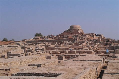 Pakistan floods damage Mohenjo Daro, ancient Indus Valley site