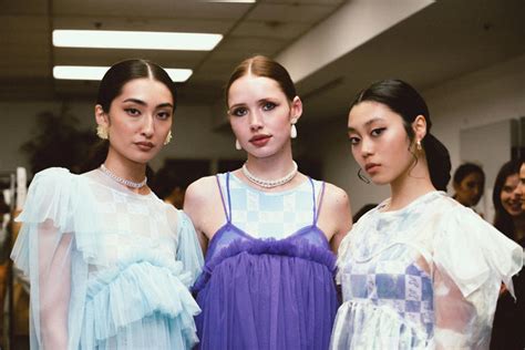 10 ridiculous ideas that are still instilled in young girls