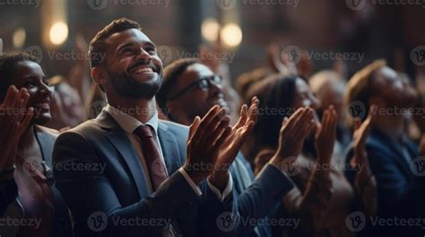 Business People Clapping 的图像结果