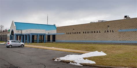 Magistrate recommends judge approve summary judgment in state jails ...