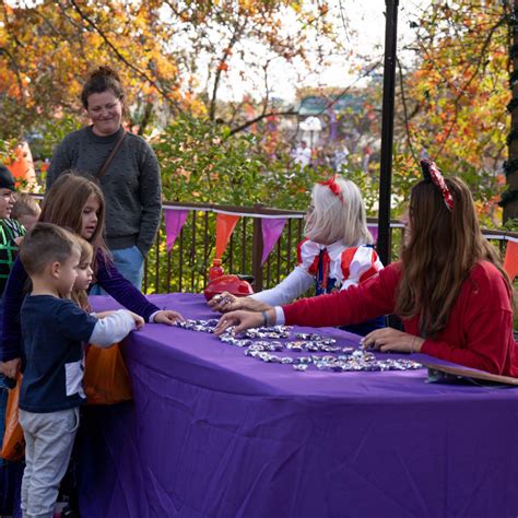 Boo at the Zoo | Columbus Zoo and Aquarium