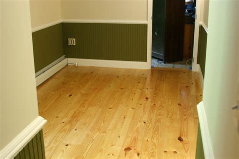 Discover The Beauty Of Knotty Pine Laminate Flooring - Flooring Designs