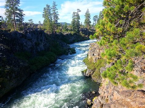 Dillon Falls – Oregon Waterfall Tour