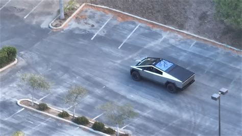 Tesla Cybertruck Prototype Appears To Have Electrical System Problems - autoevolution - problems with cybertruck