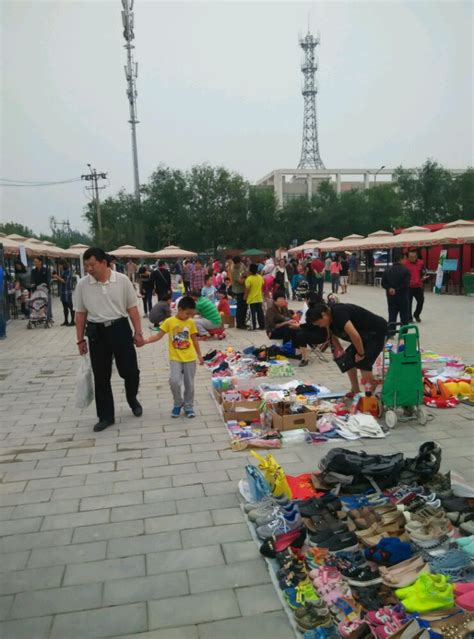 跳蚤市场在旺角在香港 编辑类库存图片. 图片 包括有 市场, 跳蚤, 购买, 人们, 安排, 繁忙, 衣裳 - 54784744