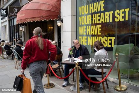 Upmarket Restaurant 的图像结果