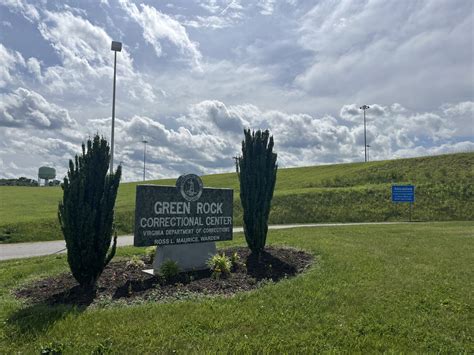 Inmates tell their own stories to bridge the gap to the outside world ...