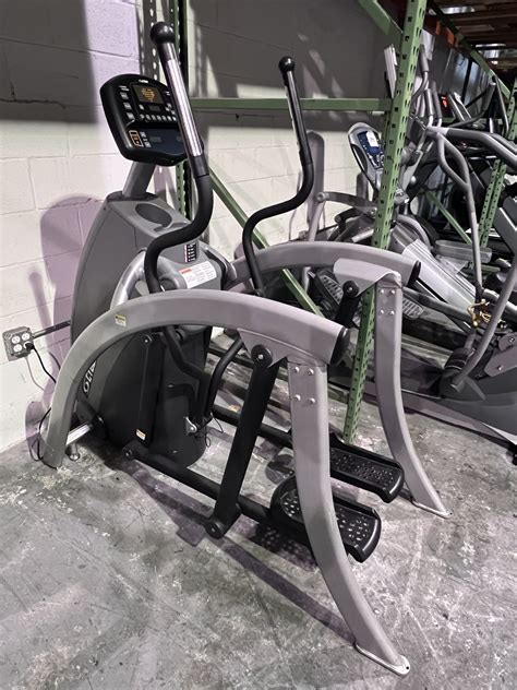 Cybex 425A Arc Trainer Elliptical – Innovative Fitness