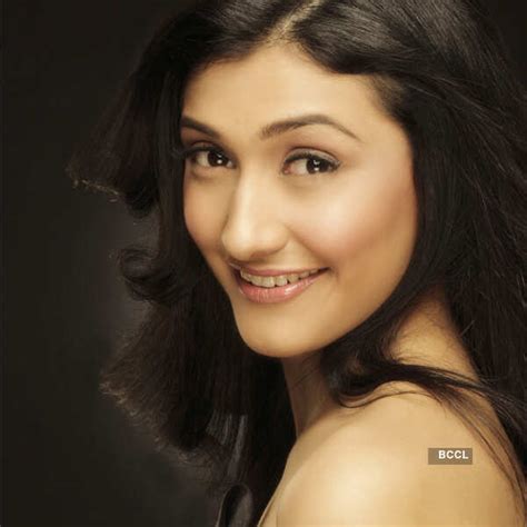 Ragini Khanna's debut B'wood movie Teen Thay Bhai was a complete ...