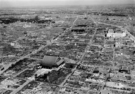 日本东京1945年9月，李梅火攻后的城市