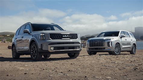 2023 Hyundai Palisade vs. Kia Telluride Comparison Test: 3-Row SUV Siblings