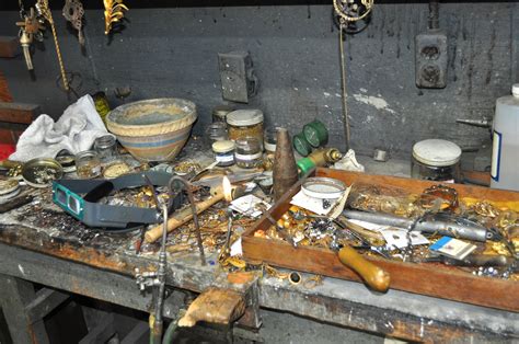 de bene esse: Hidden Gems: A Hollywood Jewelry Trove