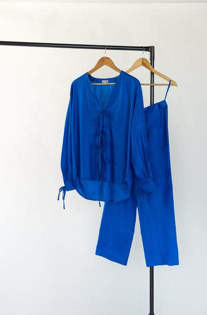 Tie-Up Bishop Shirt – Studio Mugu