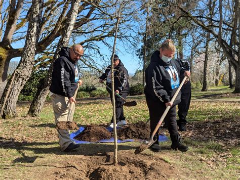 Oregon white oak planted to honor teen killed in Bush Park shooting ...