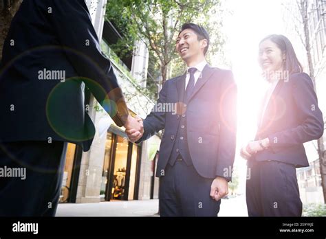 Business Scene Handshake 的图像结果