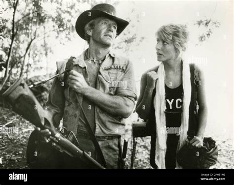 Linda kozlowski crocodile dundee 1986 hi-res stock photography and ...