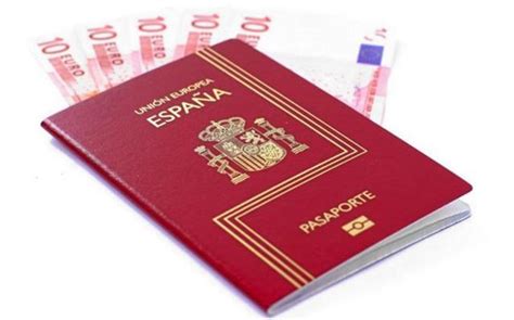 西班牙护照的红色封面高清图片下载-正版图片503171193-摄图网