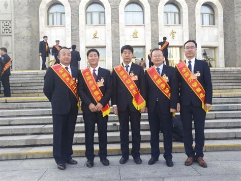 来看看在京接受表彰的包头六位全国劳模（先进工作者），你认识哪位呢？_包头新闻网_黄河云平台