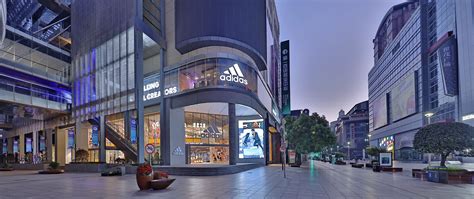 长治首家最新、最大、最全阿迪达斯品牌HC店强势入驻华诺国际名品