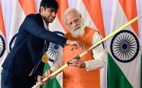 E auction of PM modi gifts Neeraj Chopra javelin gets top price Sardar ...