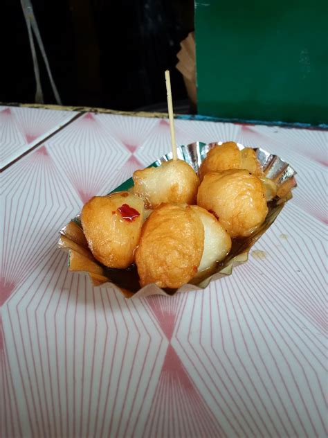 Deep fried Fish balls, street food in manila, Philippines