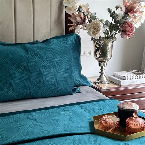 Bonito Emerald Green Velvet Bedspread – Mason Home