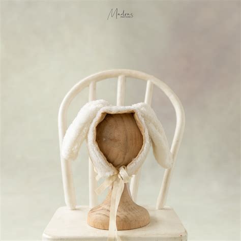 Accessories For Girls – Madras Prop Store