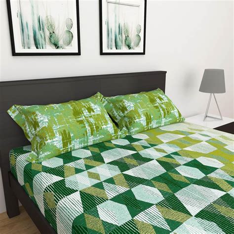 Buy SPACES Miami Green Geometric Printed Double Bedsheet Set- 3pcs from ...