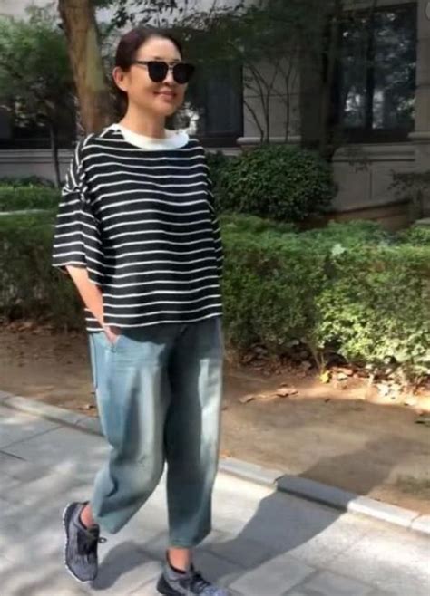 60岁的倪萍暴瘦20斤后，穿西装颜值重回巅峰_凤凰网