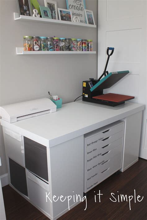DIY Crafting Table {Vinyl Work Station} | Ikea cricut craft room, Heat ...
