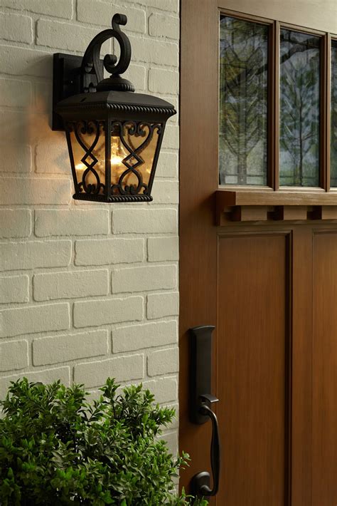 9 Types of Outdoor Lights for Your Home