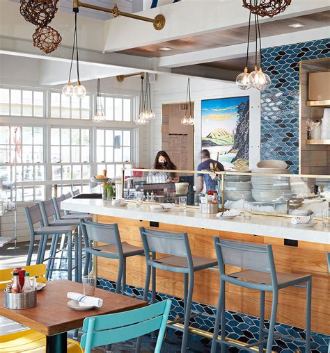 Larkspur Landing - Hog Island Oyster Bar and Restaurant