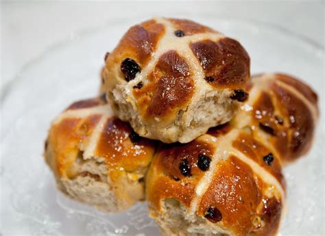 hot cross buns paul hollywood