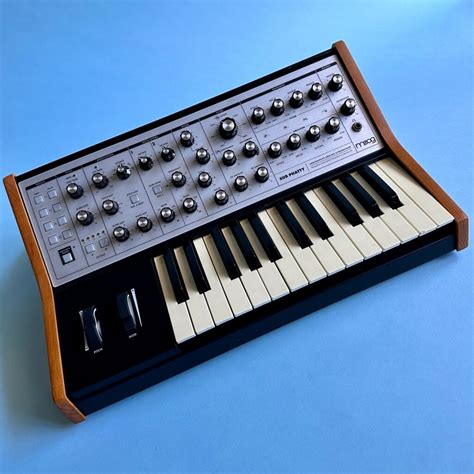 Moog Sub Phatty Analog Synthesizer w/Cool Extras - I Want That Guitar