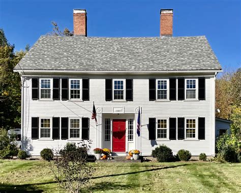 Ms. Dolly Everett House // c.1825 – Buildings of New England