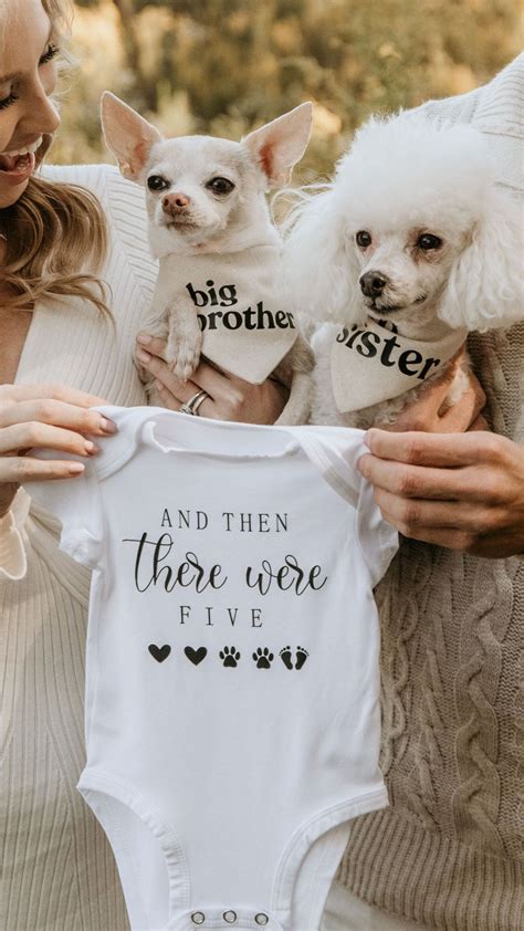 Pregnancy Announcement Ideas That Include Dogs
