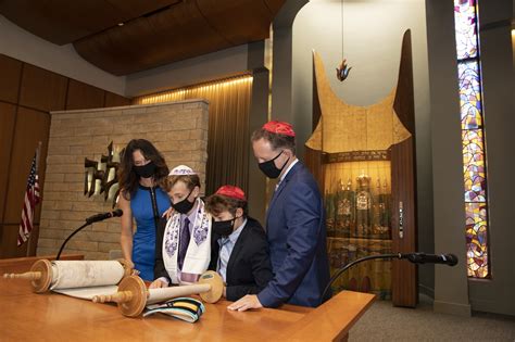 London Perseveres with Double Locales - Atlanta Jewish Times