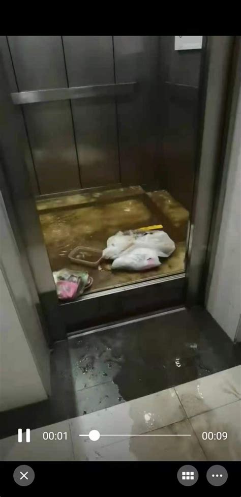 宁波一男子电梯内劝阻吸烟被打 头部手臂均受伤_新民社会_新民网