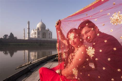 A Lovely Pre-Wedding Shoot At The Taj Mahal! – India's Wedding Blog