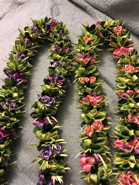 Pin by Madel Tutor on grad ideas | Graduation leis diy ribbons, Graduation leis diy, Ribbon flowers