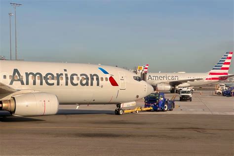 American Airlines Baggage Fees and Policy