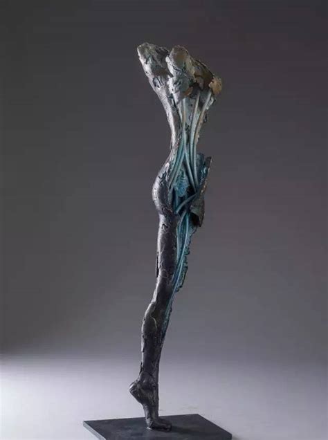 最新现代人体雕塑图片 – 北京博仟雕塑公司