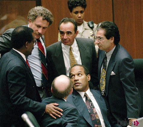 O. J. Simpson y su equipo de abogados durante el famoso juicio de 1995 ...