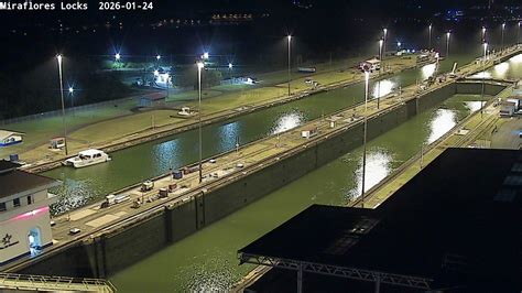 Webcam Panama Canal: Miraflores Locks - Webcam Galore