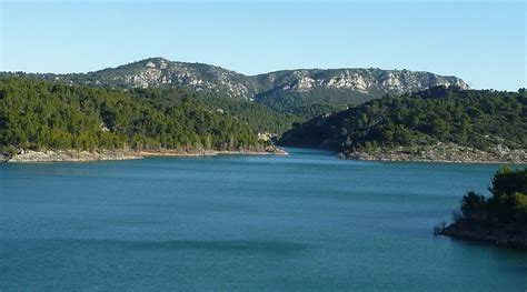 CABANON SAINTE VICTOIRE (Saint-Marc-Jaumegarde) - Hotel Reviews ...