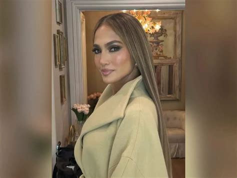 Quote of the day by Jennifer Lopez: You get what you give