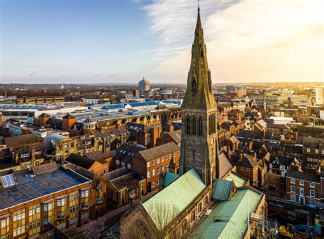 800-Year-Old, Mass Burial Pit Discovered During Excavations at Leicester Cathedral in England