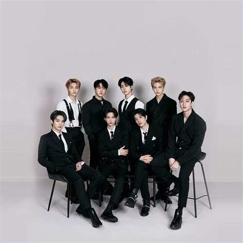 stray kids x nacific Cool Kpop Wallpapers, Skz In Cute, Chris Chan ...